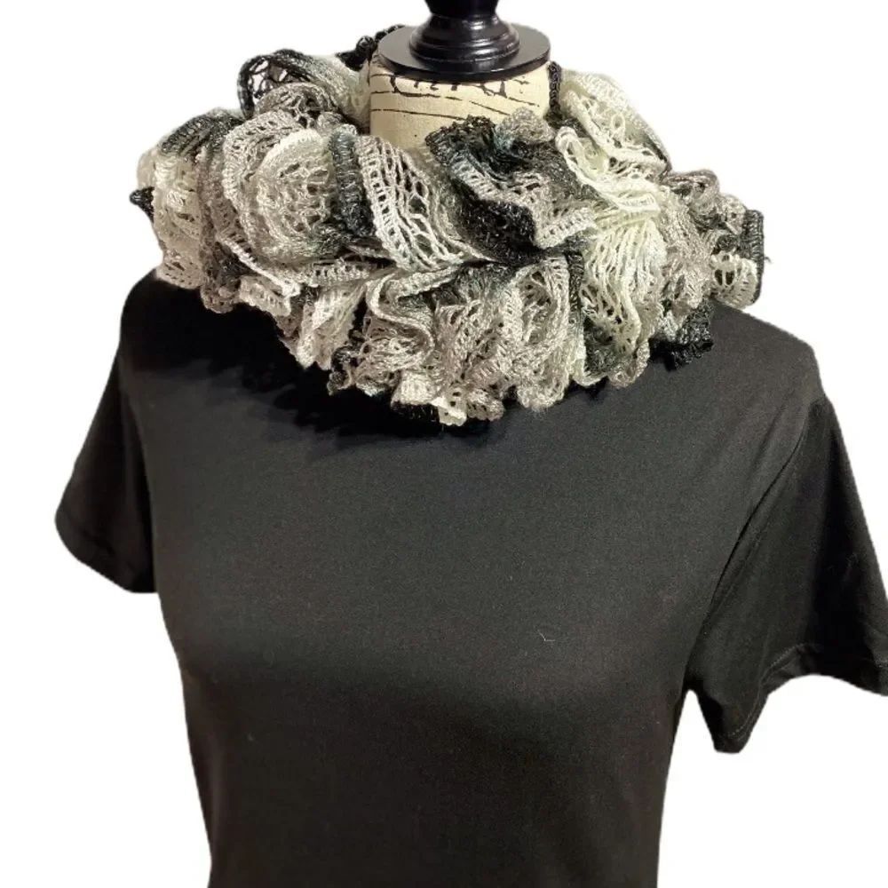 Variegated Color Knit Scarf Neck Wrap Scarves Handmade NEW - Picture 2 of 3